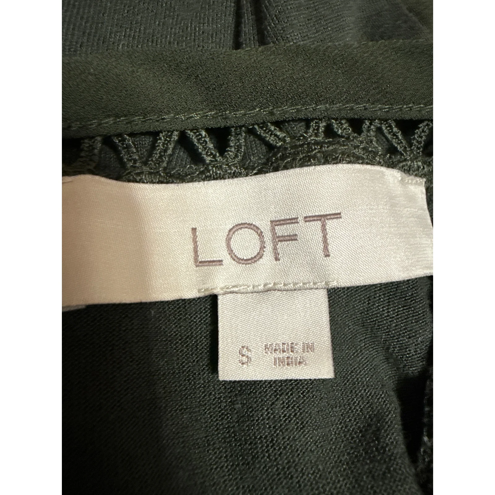 Ann Taylor LOFT Women's Black Sleeveless Round Neck Career Tank Blouse Top Sz S - Image 3