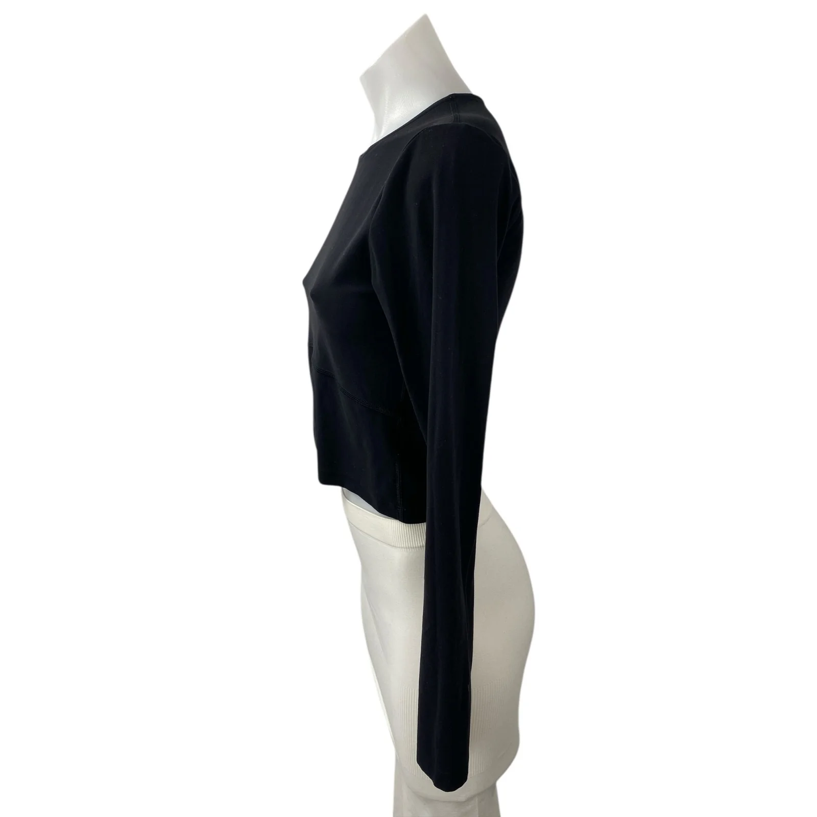 Aritzia TnAction Butter Bound Black Yoga Athletic Activewear Crop T-Shirt Top M - Image 3