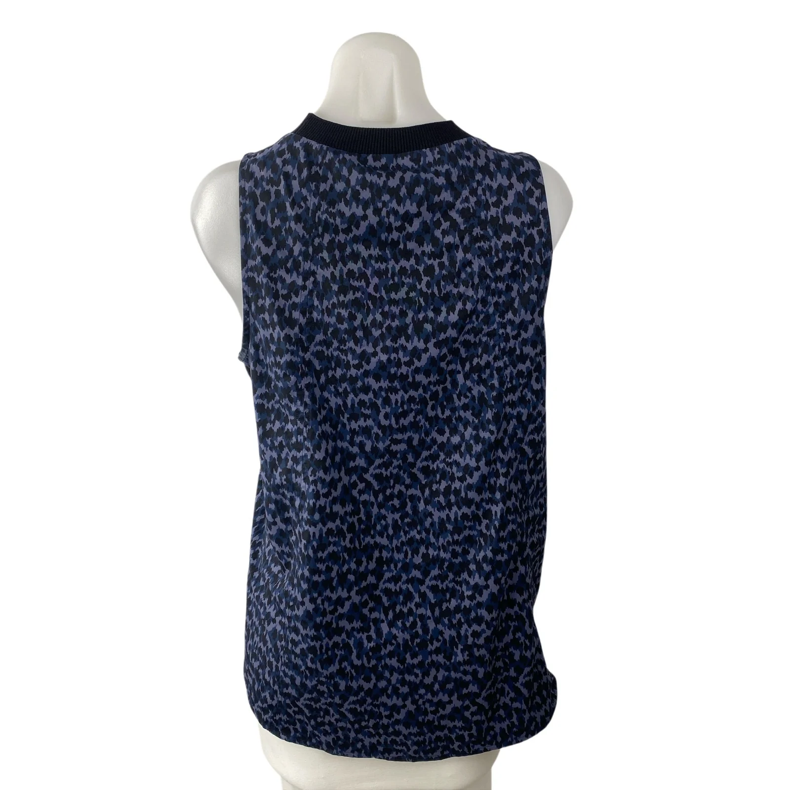 Athleta Women's Blue Leopard Sleeveless Yoga Workout Athletic Tank Top Size S - Image 4