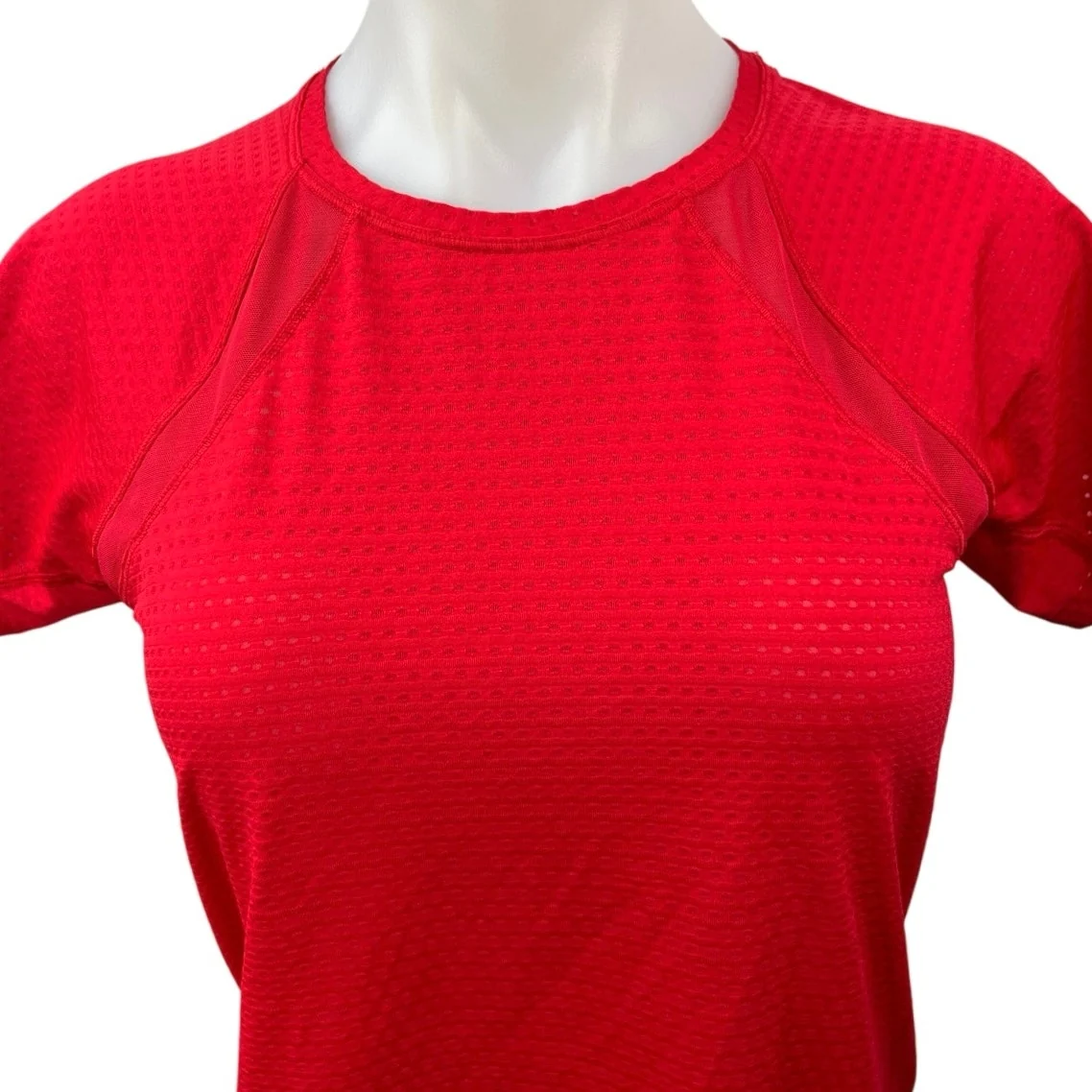 Athleta Women's Red Mesh Round Neck Short Sleeve Athletic Tee T-shirt Top Sz XS - Image 3
