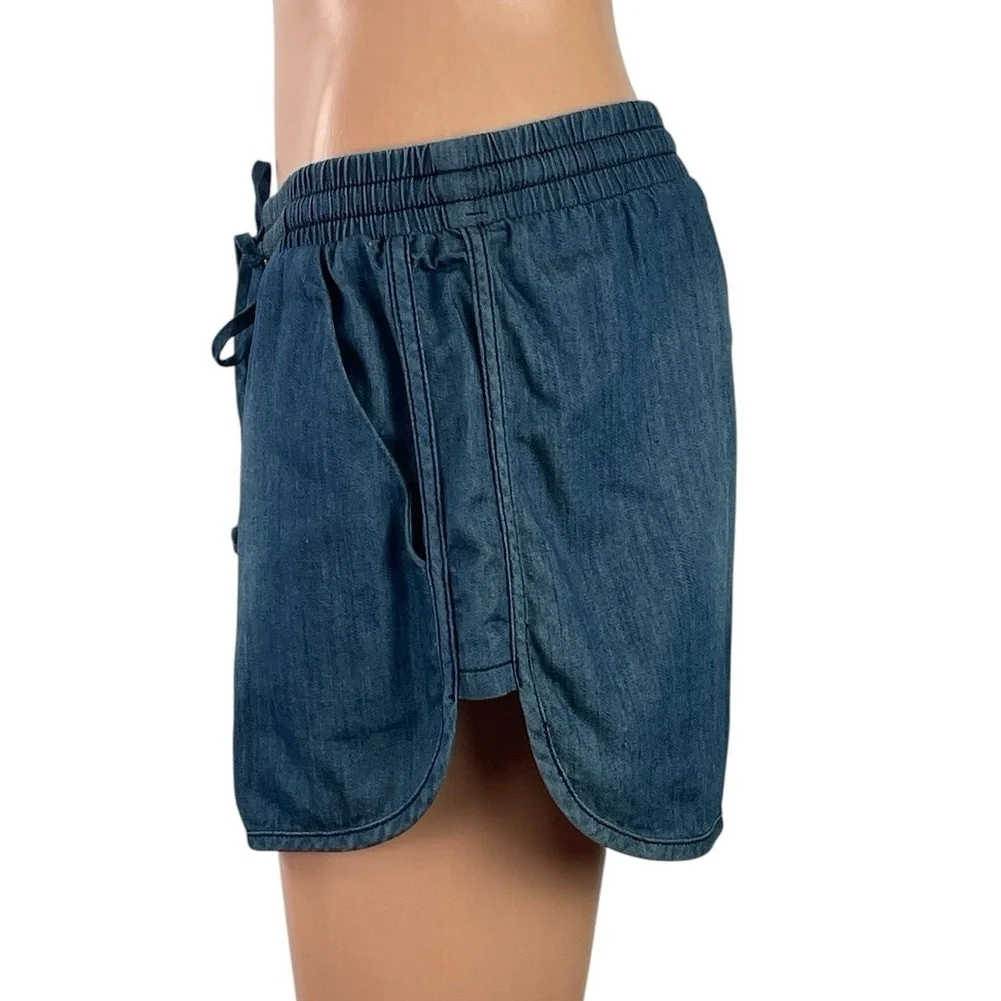 BCBGeneration Chambray Blue Elastic Waist Dolphin Casual Lounge Denim Shorts M - Image 2