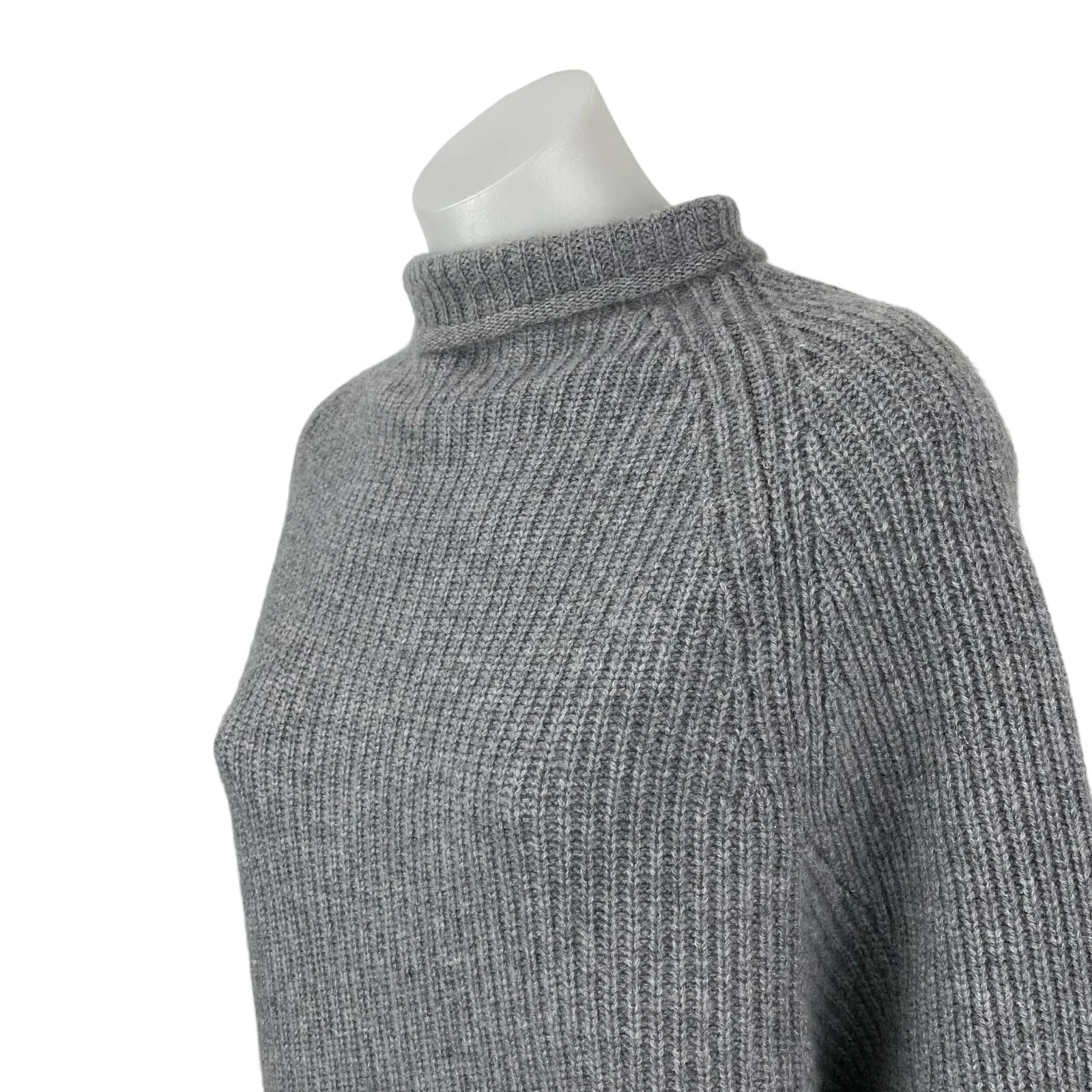Club Monaco 100% Cashmere Emma Women's Gray Ribbed Long Sleeve Sweater Top Sz XS - Image 3