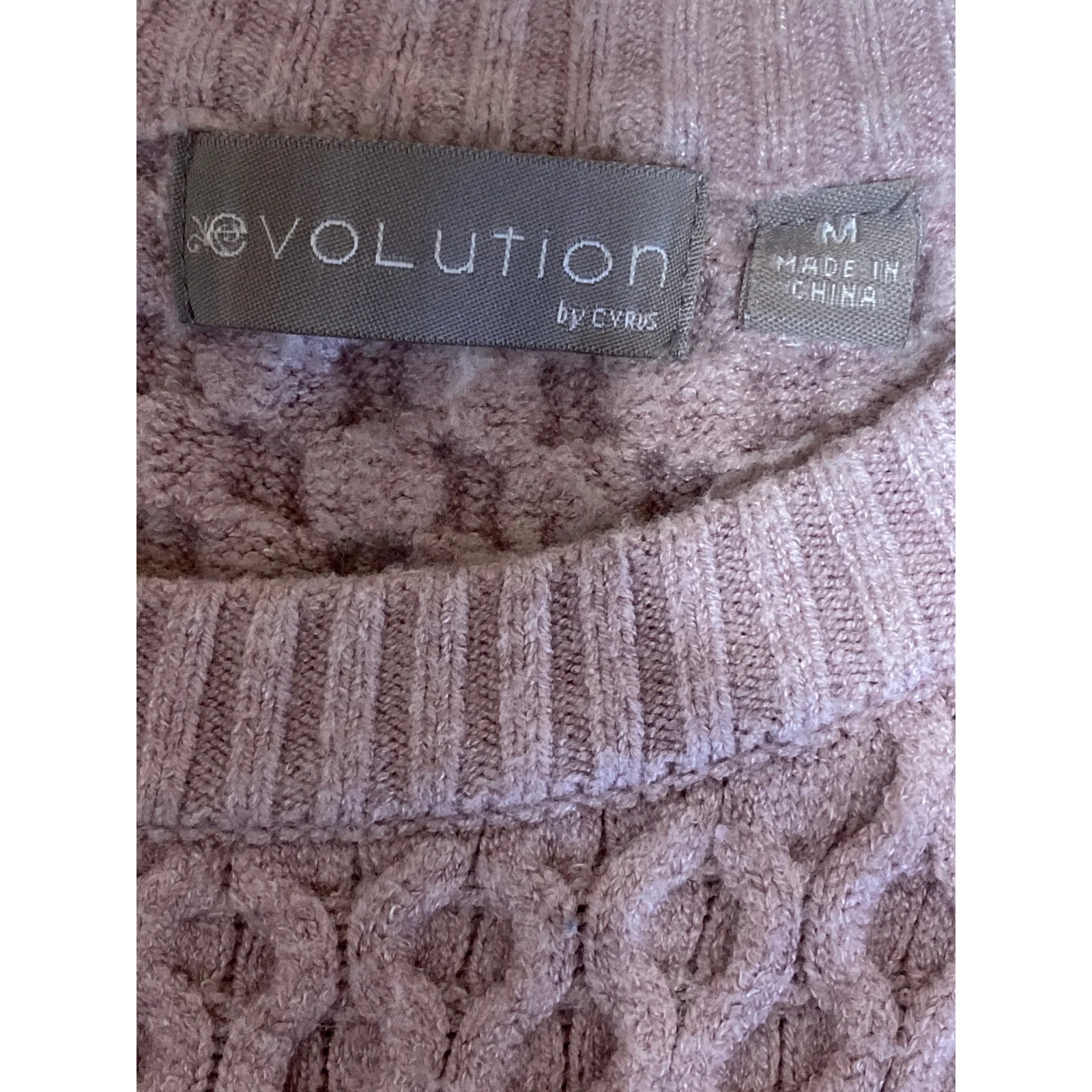 Evolution by Cyrus Women's Pink Long Sleeve Cable Knit Crew Sweater Top Size M - Image 3