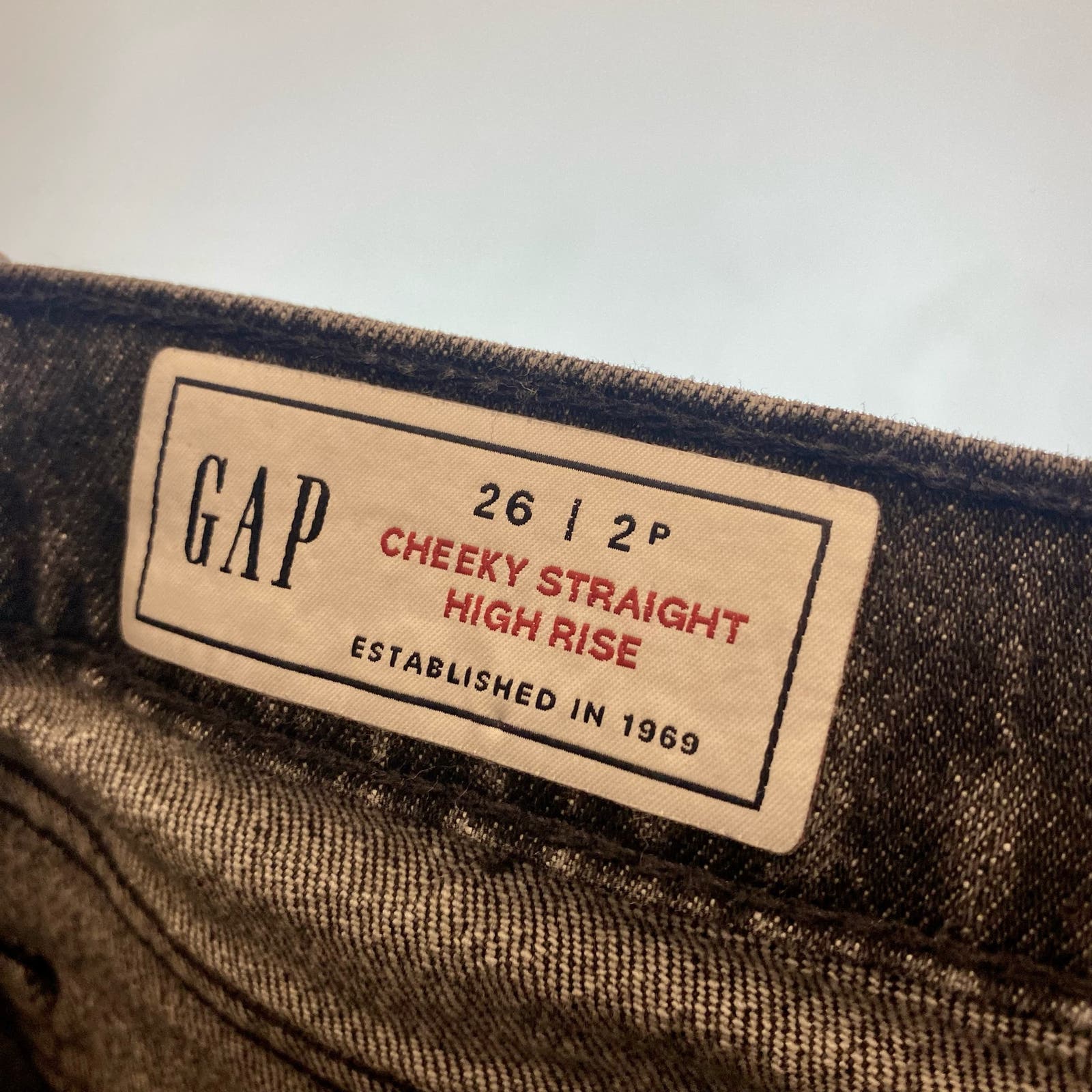 Gap Cheeky Straight High Rise- Gray Acid Wash -26 2P (27WxL23) - Image 9
