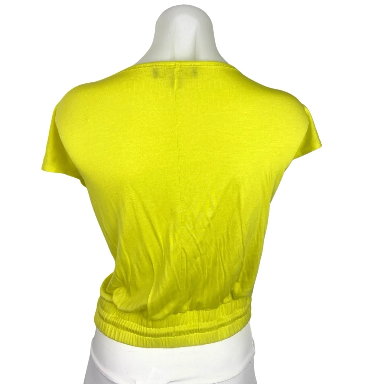 GSTQ Yellow Cap Sleeve Bateau Neck Plain Simple Tie Hem T Shirt Crop Top Size L - Image 2