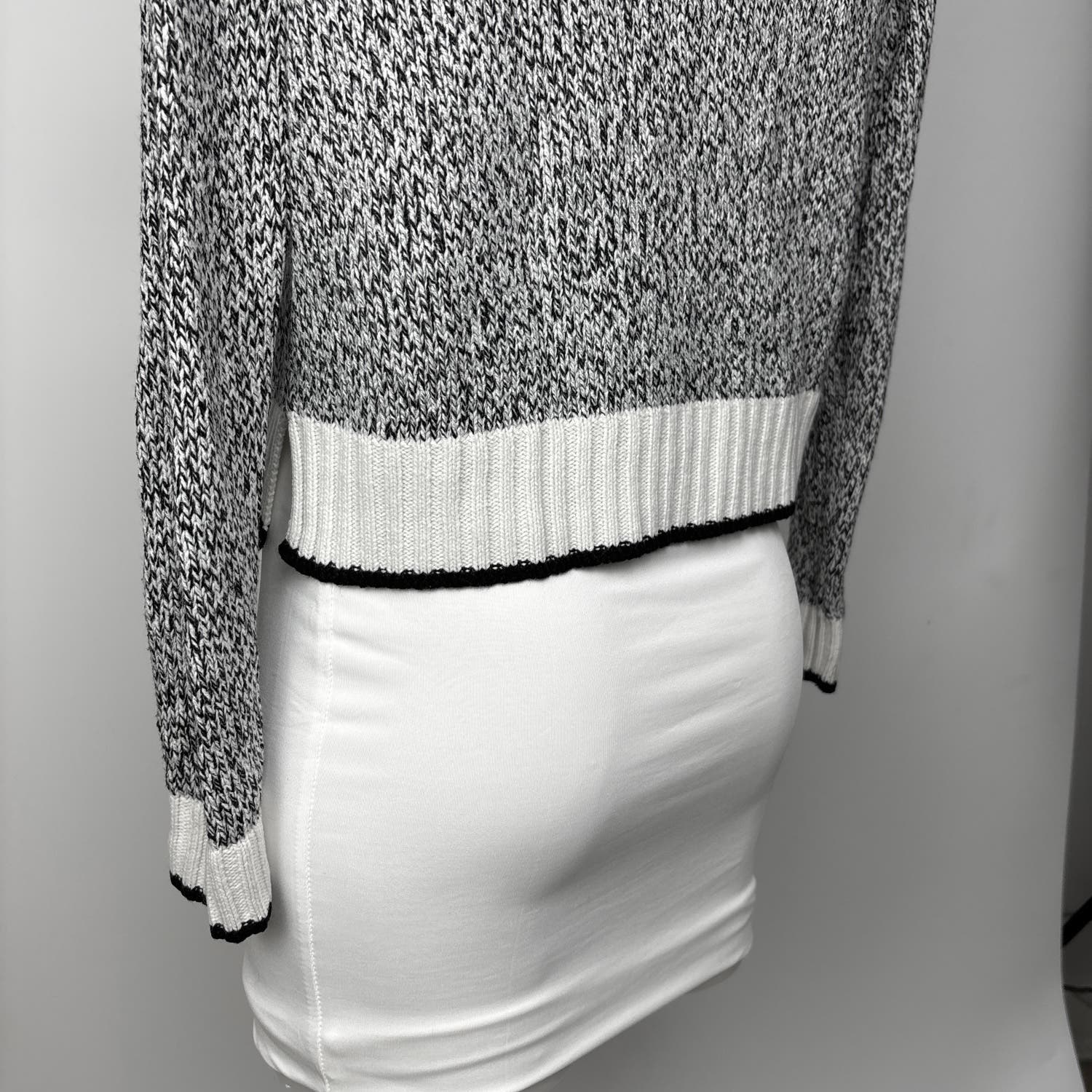 H&M Divided Womens Gray Acrylic Knit Round Neck Rib Long Sleeve Sweater Top XS - Image 5