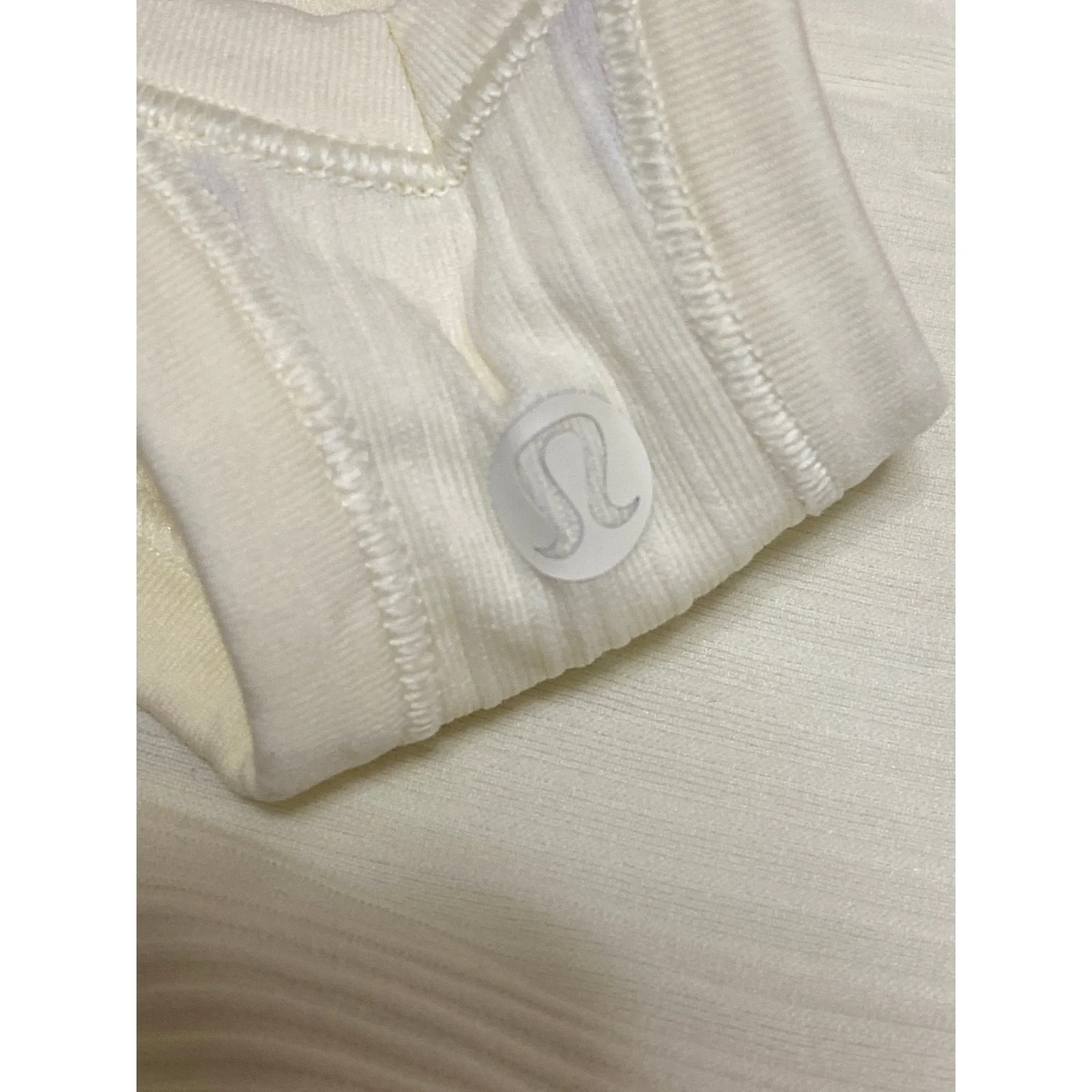 Lululemon Womens Cream Scoop Neck Sleeveless Yoga Athletic Activewear Tank Top 8 - Image 5