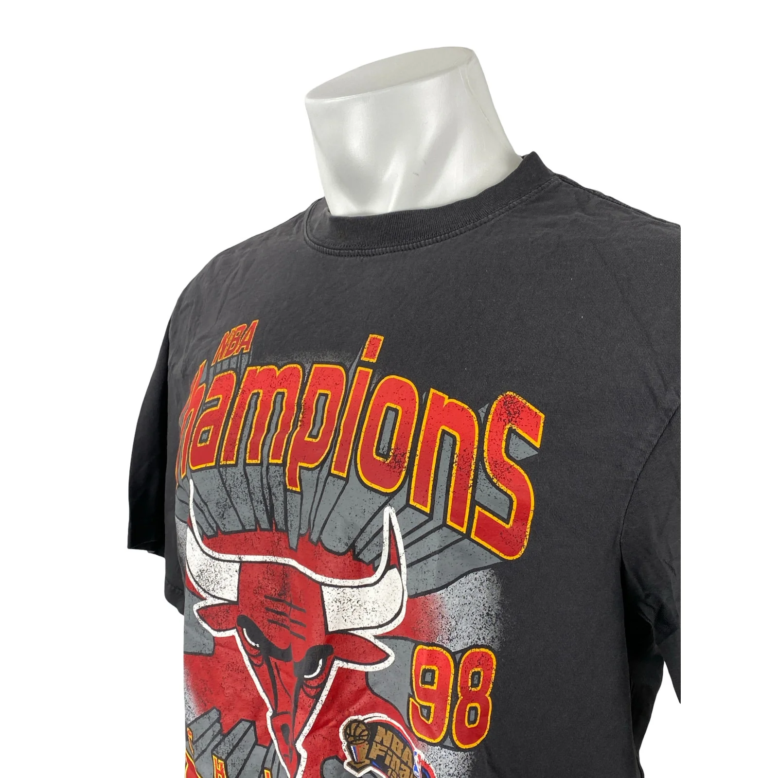 Mitchell & Ness Chicago Bulls Explode Champions Mens Black Graphic T-Shirt Top M - Image 3