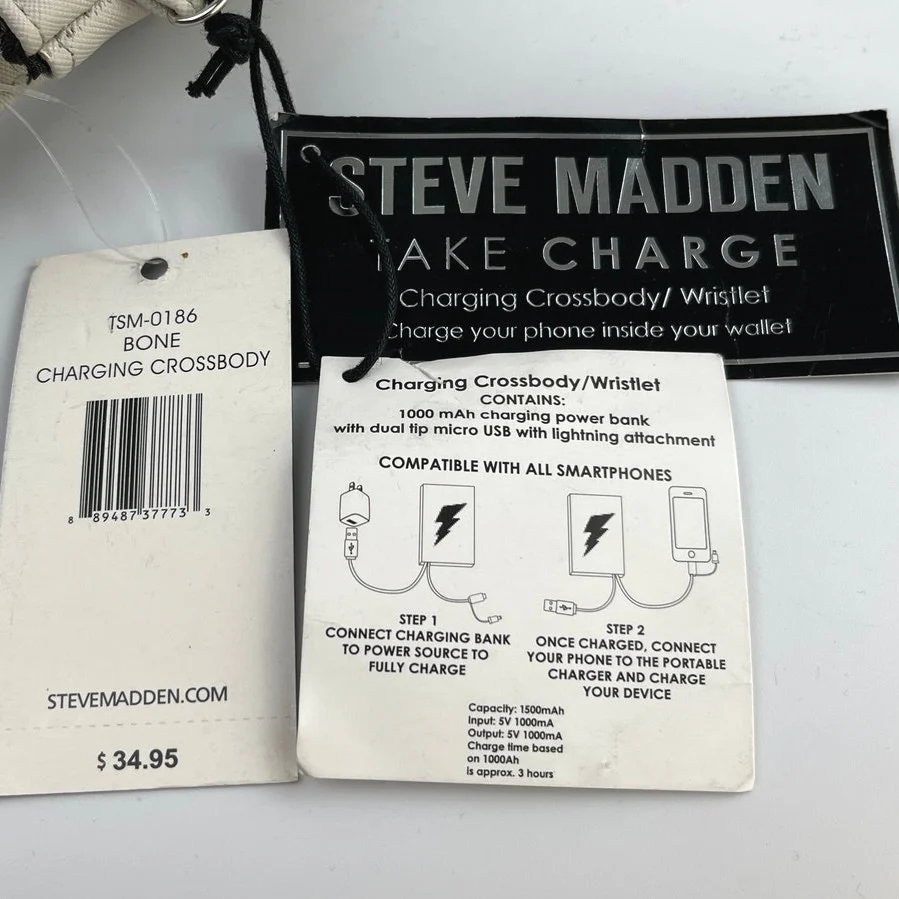 NEW Steve Madden Take Charge White Leather Zip Charging Crossbody Wristlet Bag - Image 5