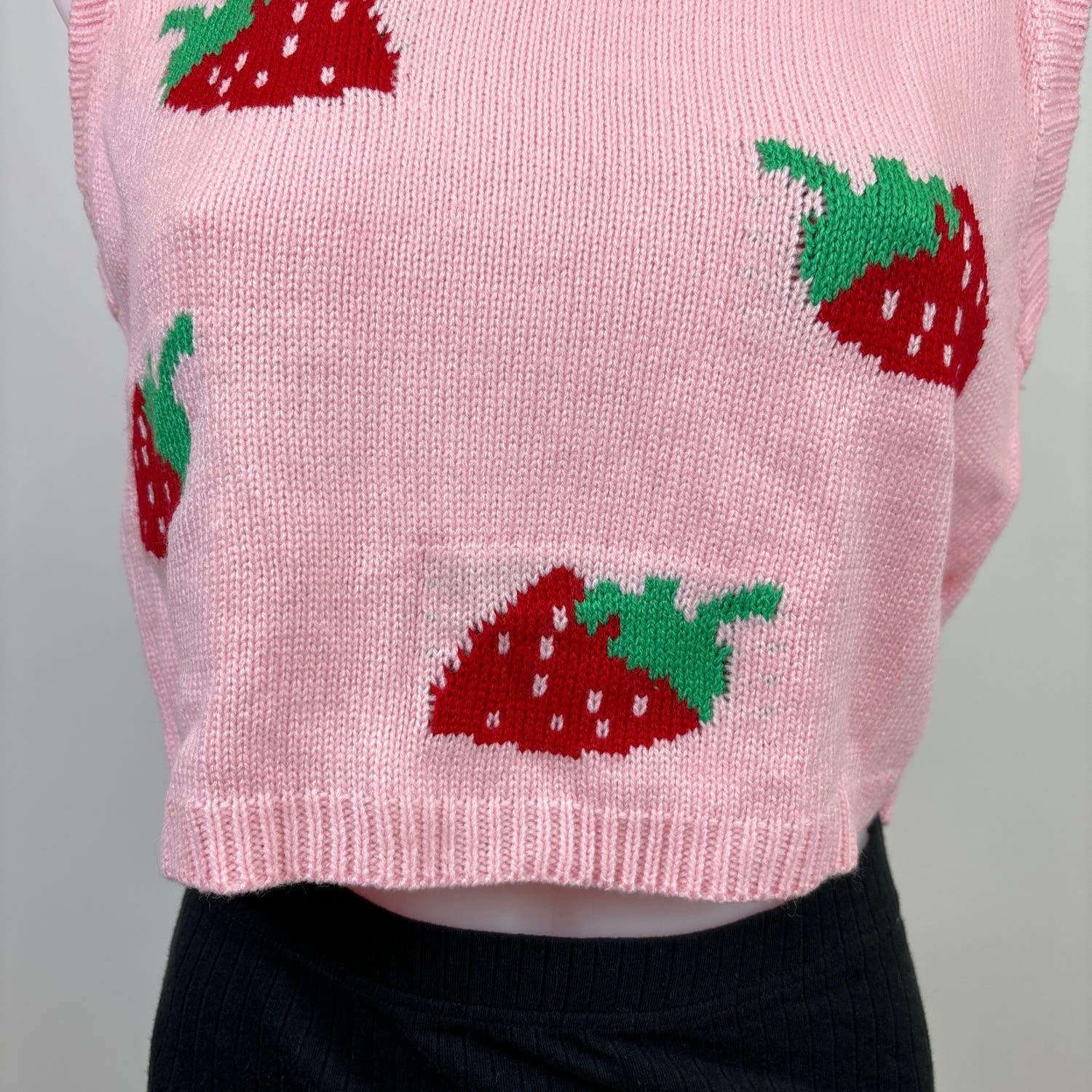 Shein Women Pink Strawberry Print Knit Crew Neck Crop Sleeveless Vest Sweater  S - Image 4