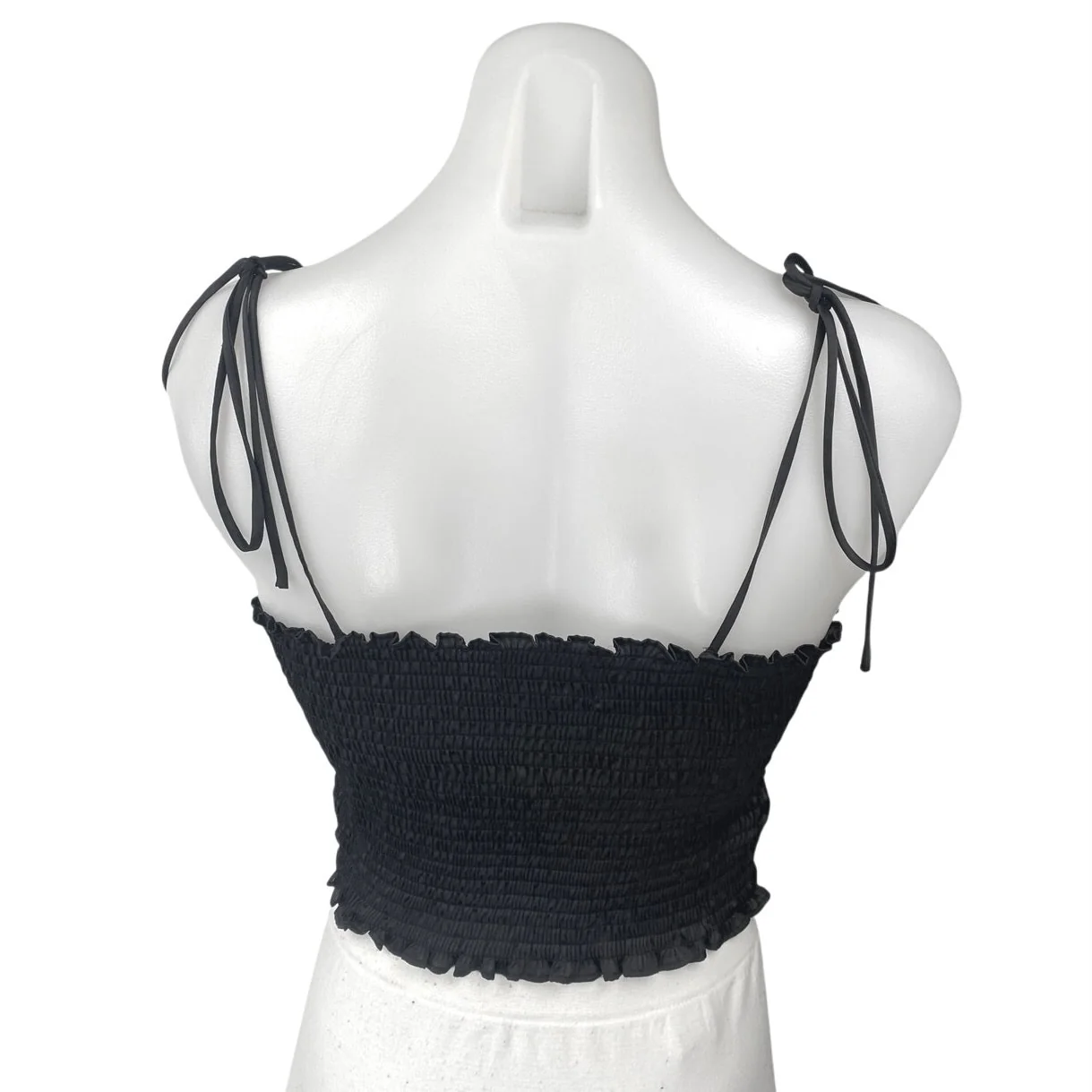 Urban Outfitters Black Sleeveless Tie Strap Smocked Cami Tank Crop Top Size M - Image 2