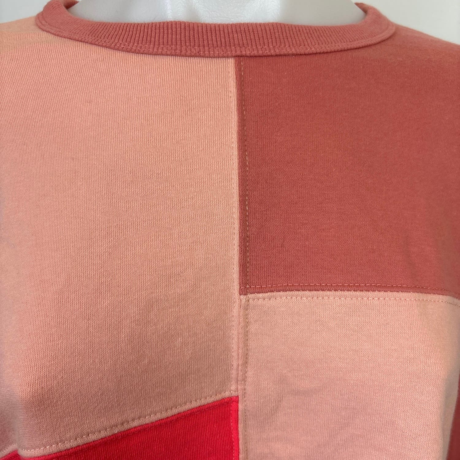 Wild Fable Womens Neon Pink Crew Neck Long Sleeve Colorblock Crop Sweatshirt S - Image 4