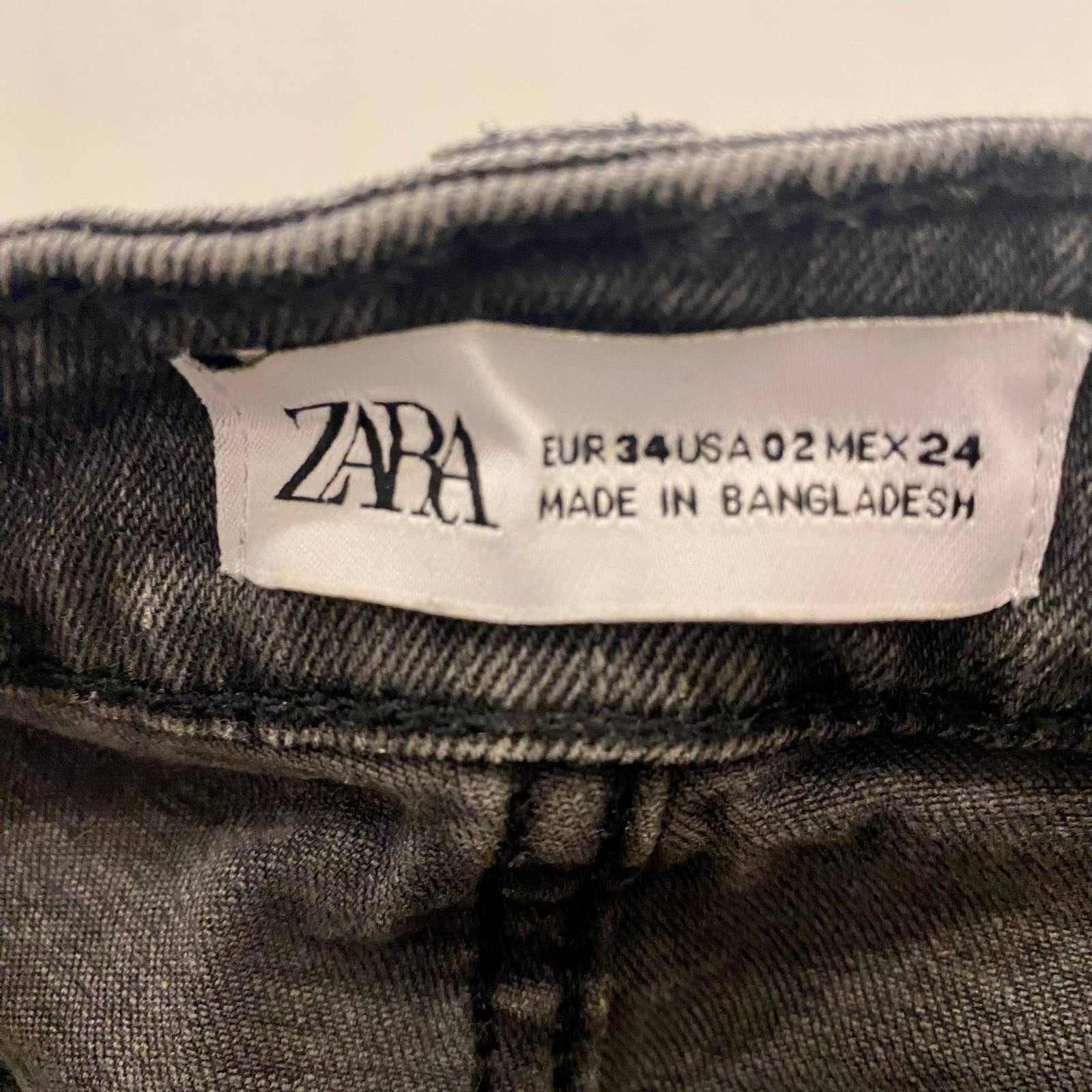 Zara Womens Denim Jeans - High Rise Slim Straight Flare Bottoms - Stretch - Gray Wash- Raw Hem - Size 2 - Image 9